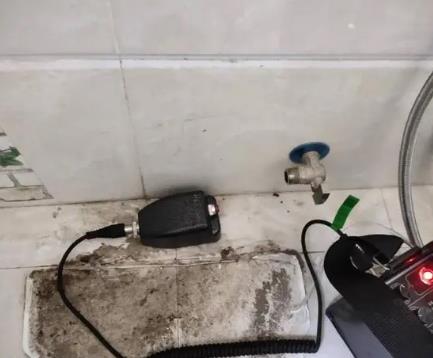武汉屋顶漏水维修公司分享下卫生间漏水的危害及解决方法